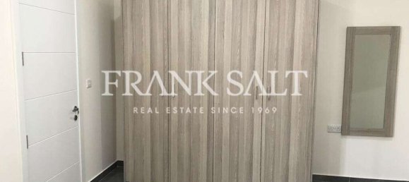 3 bedrooms Penthouse in Qormi, Malta No. 9340 11