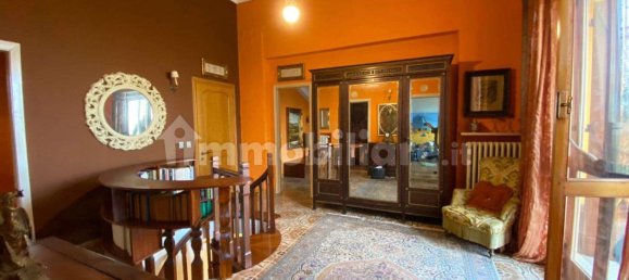 4 bedrooms House in Quattro Castella, Italy No. 123996 13