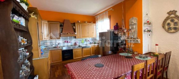 4 bedrooms House in Quattro Castella, Italy No. 123996 7