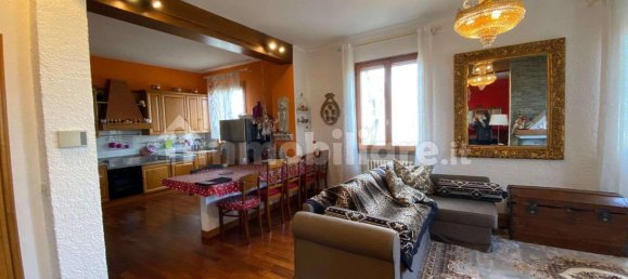 4 bedrooms House in Quattro Castella, Italy No. 123996 3