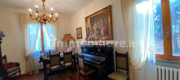 4 bedrooms House in Quattro Castella, Italy No. 123996 8