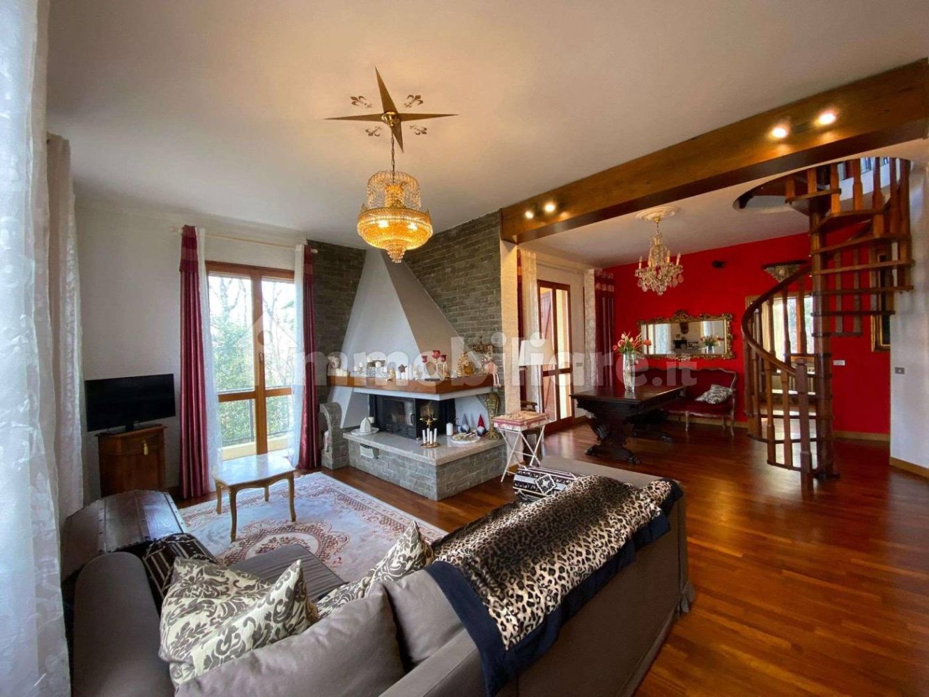 4 bedrooms House in Quattro Castella, Italy No. 123996