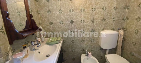 4 bedrooms House in Quattro Castella, Italy No. 123996 18