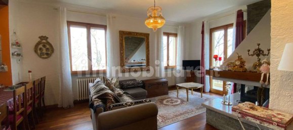 4 bedrooms House in Quattro Castella, Italy No. 123996 2