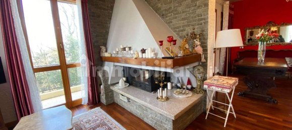 4 bedrooms House in Quattro Castella, Italy No. 123996 5