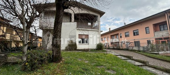 4 bedrooms Villa in Gessate, Italy No. 4640 5