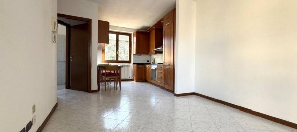 2 rooms Apartment in Carugate, Italy No. 40325 2
