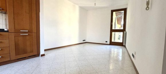 2 rooms Apartment in Carugate, Italy No. 40325 7