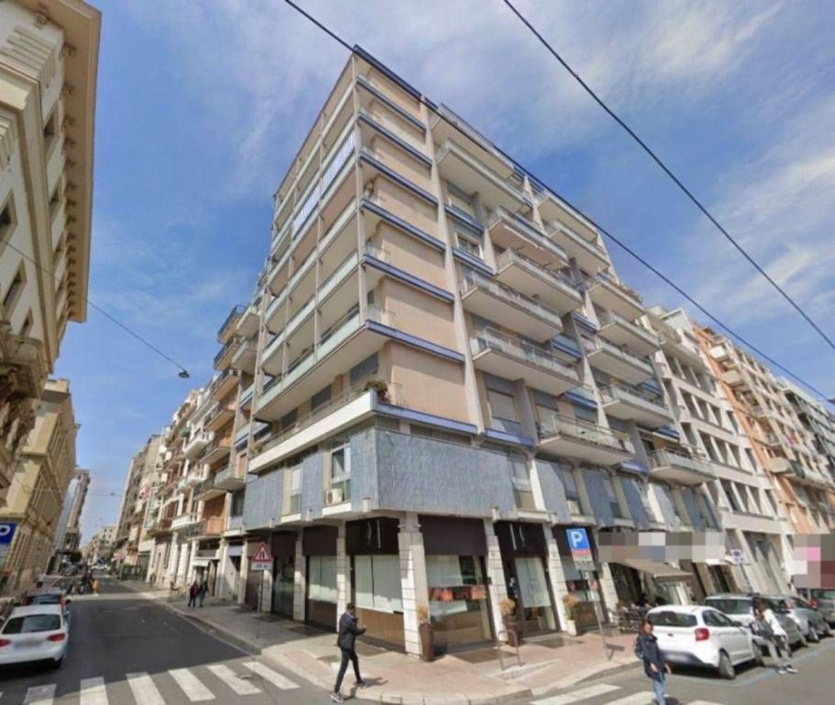 2-salle Appartement à Bari, Italy No. 307181