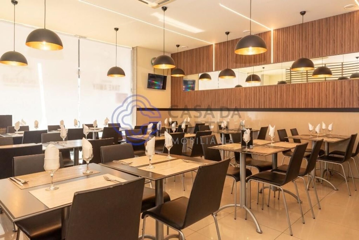 220m² Commercial property in Valbom, Portugal No. 290061