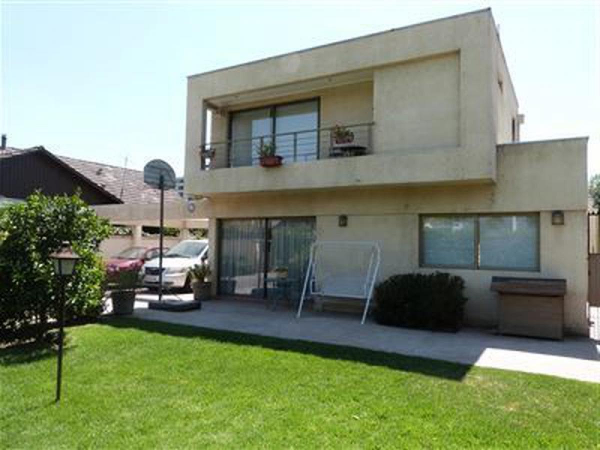 4 bedrooms House in Santiago, Chile No. 5173
