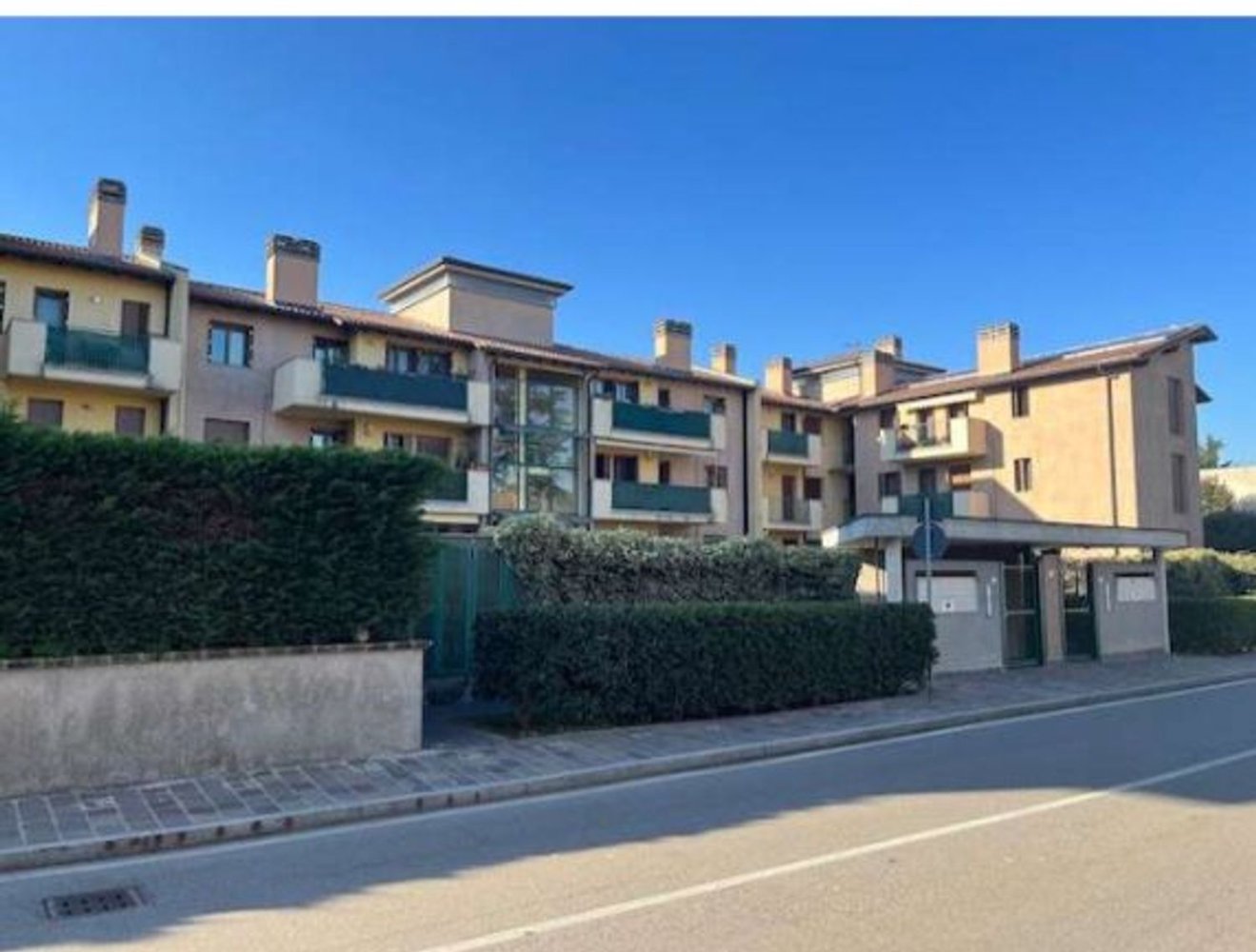 Apartamento de 2 habitaciónes en Basiglio, Italy No. 3703