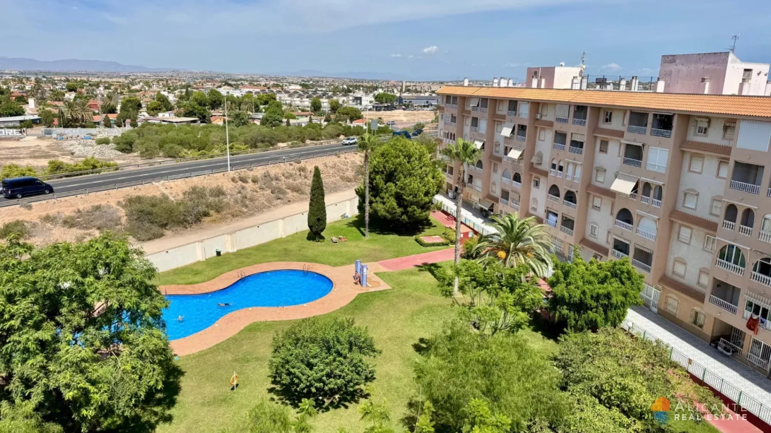 2 bedrooms Penthouse in Torrevieja, Spain No. 253670