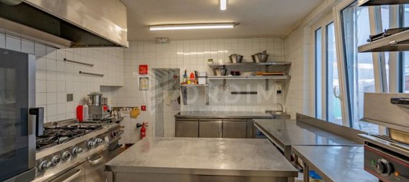 Коммерческая недвижимость 287м² в Йонна, Франция № 353257 7