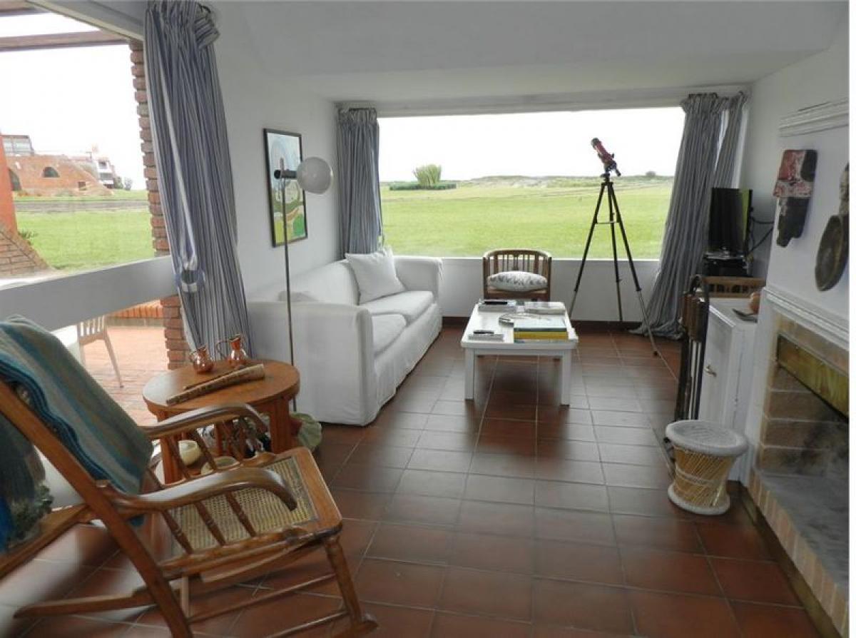 2 bedrooms Apartment in Maldonado, Uruguay No. 9584