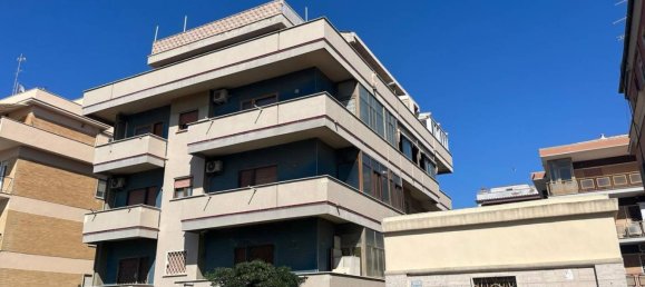 2 Schlafzimmer Wohnung in Rome, Italy, Nr. 44894 3