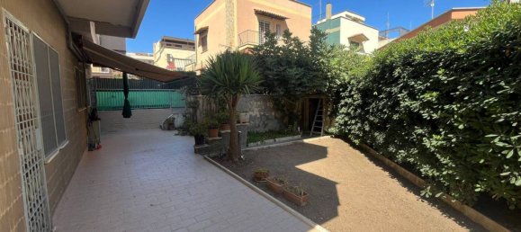 2 Schlafzimmer Wohnung in Rome, Italy, Nr. 44894 4