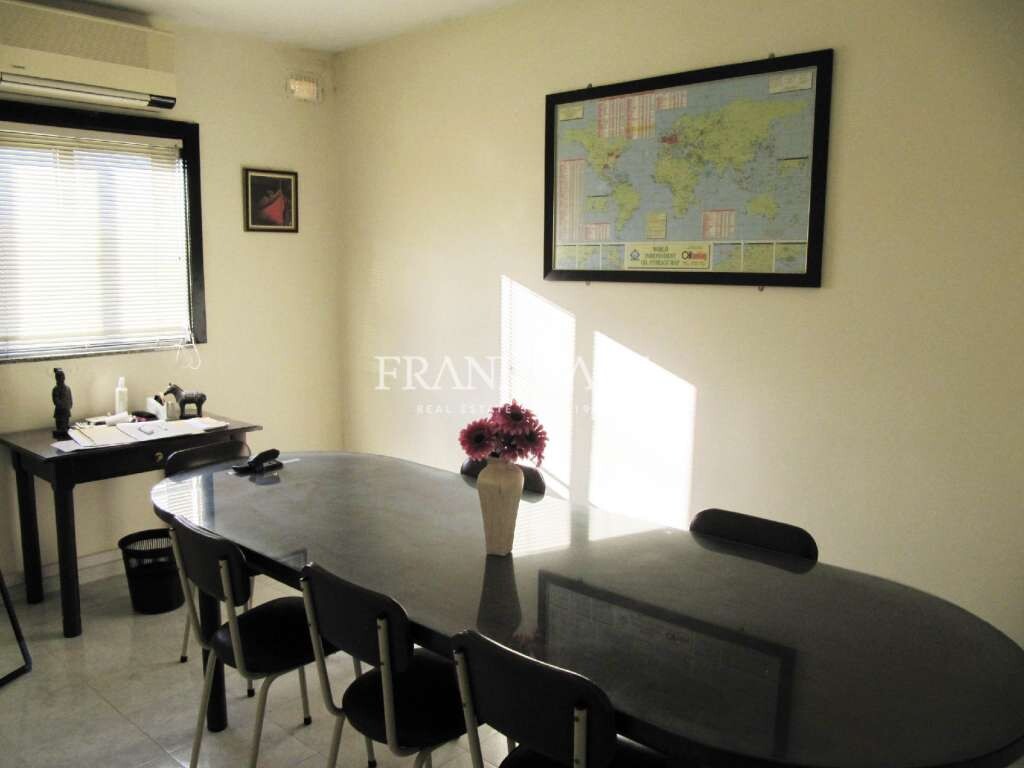  مكتب في Gudja, Malta 100متر مربع رقم 12795