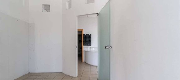 Escritório de 5 divisões em Biassono, Italy N.º 310954 22