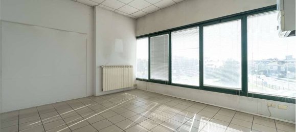 Escritório de 5 divisões em Biassono, Italy N.º 310954 6