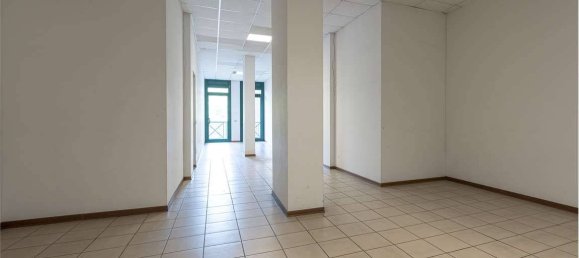 Escritório de 5 divisões em Biassono, Italy N.º 310954 30