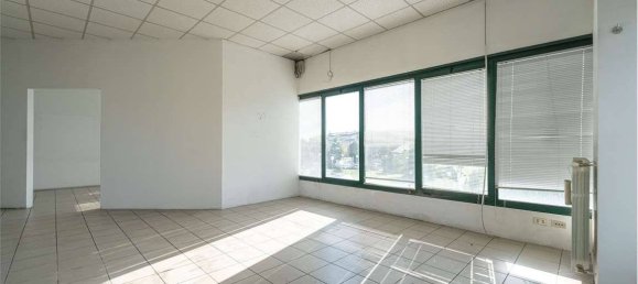 Escritório de 5 divisões em Biassono, Italy N.º 310954 16