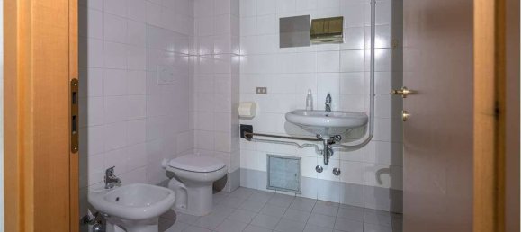 Escritório de 5 divisões em Biassono, Italy N.º 310954 28