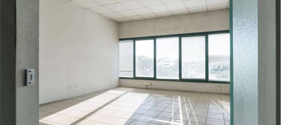 Escritório de 5 divisões em Biassono, Italy N.º 310954 13