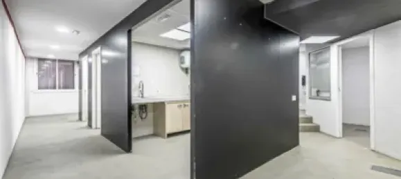 192m² Commercial property in Barcelona, Spain No. 21006 13