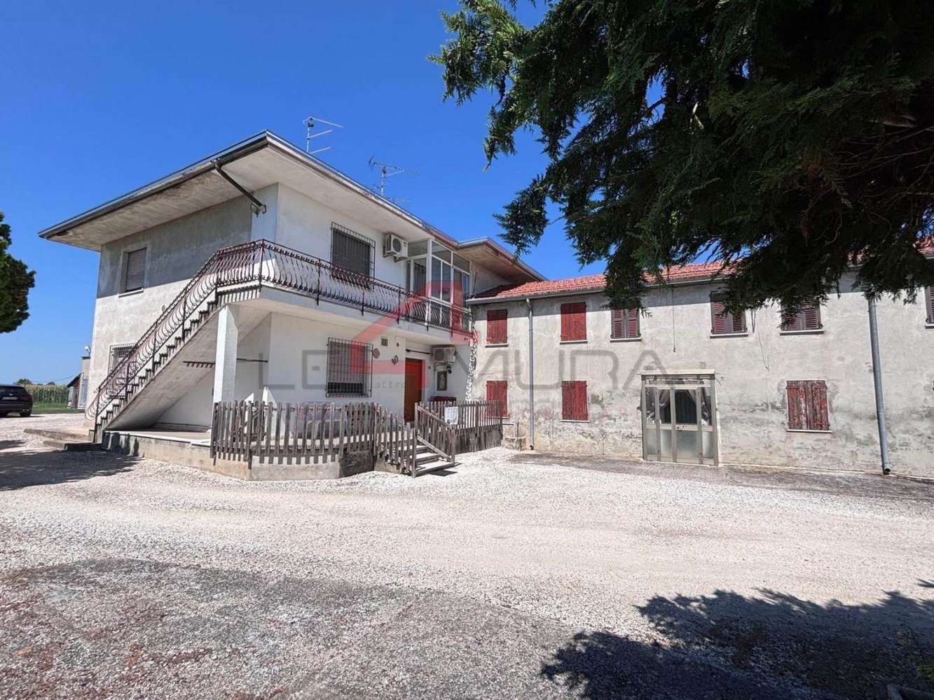 6 rooms Apartment in Verona, Italy No. 303375