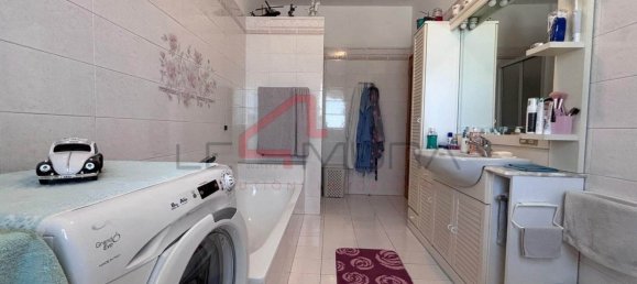 6 rooms Apartment in Verona, Italy No. 303375 16