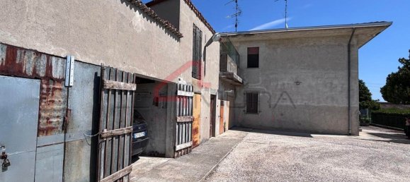 6 rooms Apartment in Verona, Italy No. 303375 20