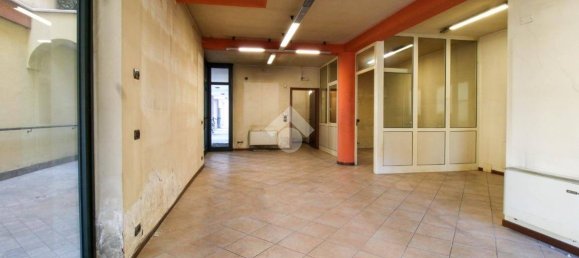 Коммерческая недвижимость с 1 комнатой в Палаццоло суль Ольо, Италия № 141622 11