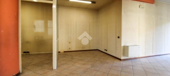 Коммерческая недвижимость с 1 комнатой в Палаццоло суль Ольо, Италия № 141622 10