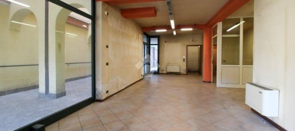 Коммерческая недвижимость с 1 комнатой в Палаццоло суль Ольо, Италия № 141622 13