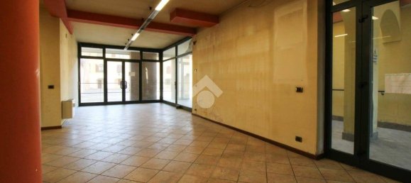 Коммерческая недвижимость с 1 комнатой в Палаццоло суль Ольо, Италия № 141622 6