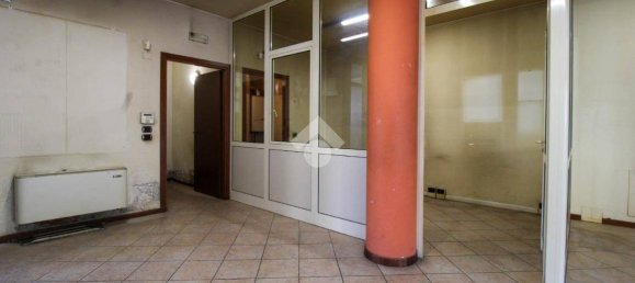 Коммерческая недвижимость с 1 комнатой в Палаццоло суль Ольо, Италия № 141622 15