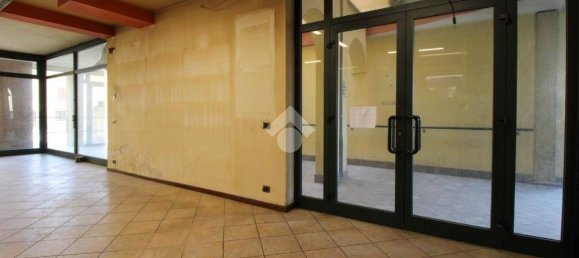 Коммерческая недвижимость с 1 комнатой в Палаццоло суль Ольо, Италия № 141622 18