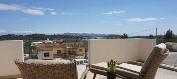 Villa de 3 dormitorios en Polop, Spain No. 2683 25