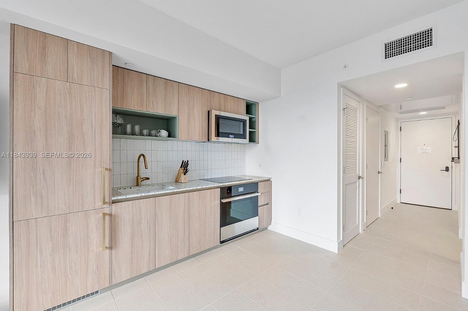43.01 m² propiedad comercial en venta en Miami, Miami-Dade, Florida, USA № 615244