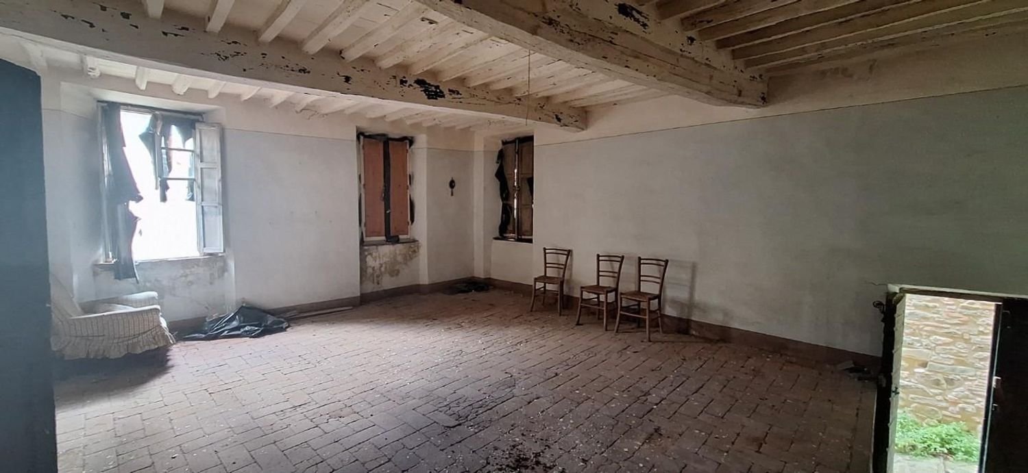 Дом с 9 комнатами в Пескалья, Италия № 261576