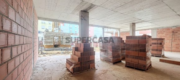 2 chambres Appartement à Corroios, Portugal No. 159523 2