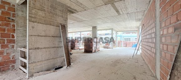 2 chambres Appartement à Corroios, Portugal No. 159523 4