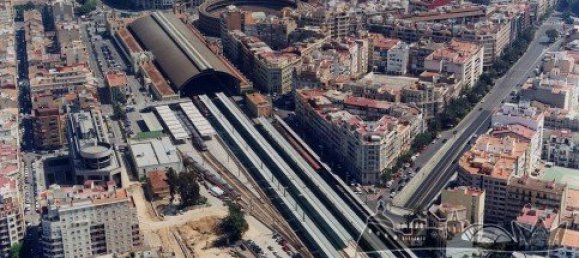 Gewerbliche Immobilie in Valencia, Spain 1875m², Nr. 945 2