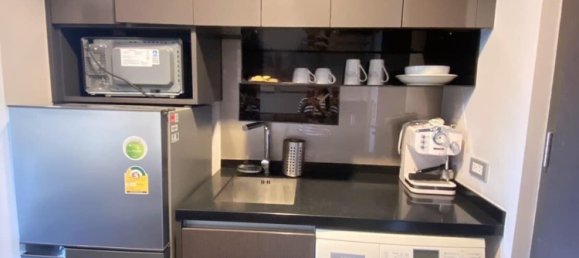 Кондоминиум  в Клонг Тоэй, Таиланд № 63567 2