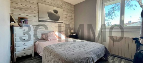 3 bedrooms Villa in Langon, France No. 195674 8