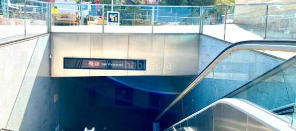 Apartamento de 2 dormitorios en Santa Coloma de Gramenet, Spain No. 136626 4