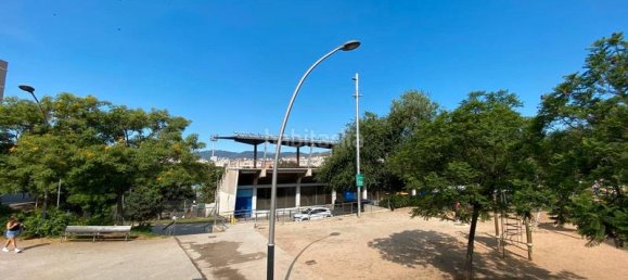 Apartamento de 2 dormitorios en Santa Coloma de Gramenet, Spain No. 136626 3