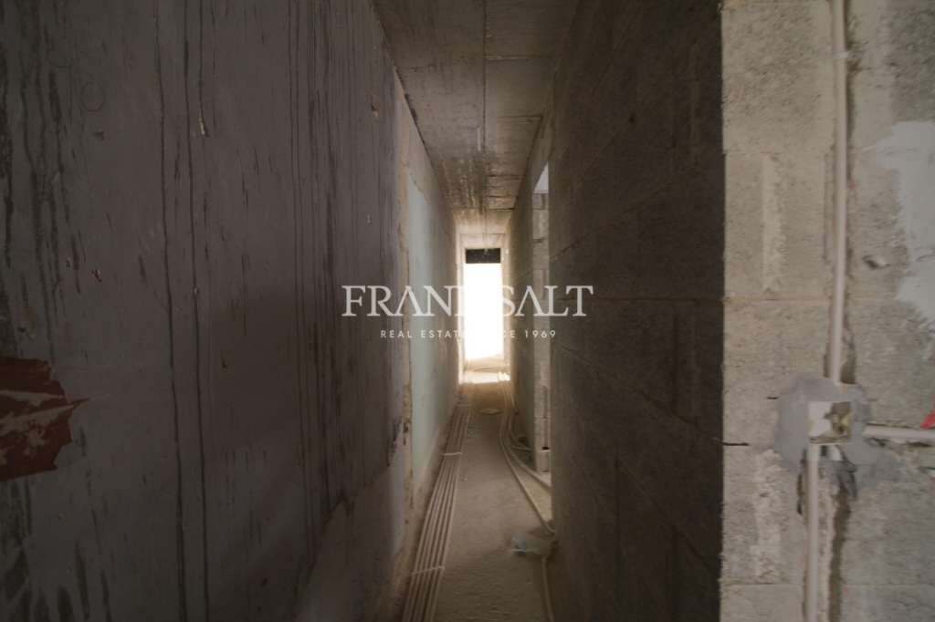 109m² Shop in Gzira, Malta No. 13396