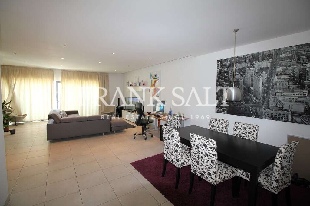 Apartamento T3 em Saint Julian's, Malta N.º 9154